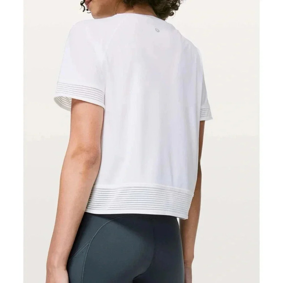 860 Lululemon Stripe in Stride Short Sleeve Tee Size 6 - Picture 3 of 7